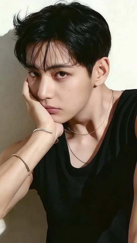 Kim Taehyung thumbnail