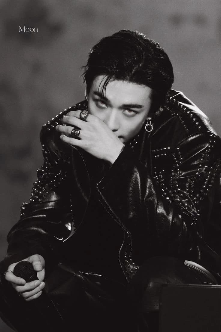 Hwang Hyunjin thumbnail
