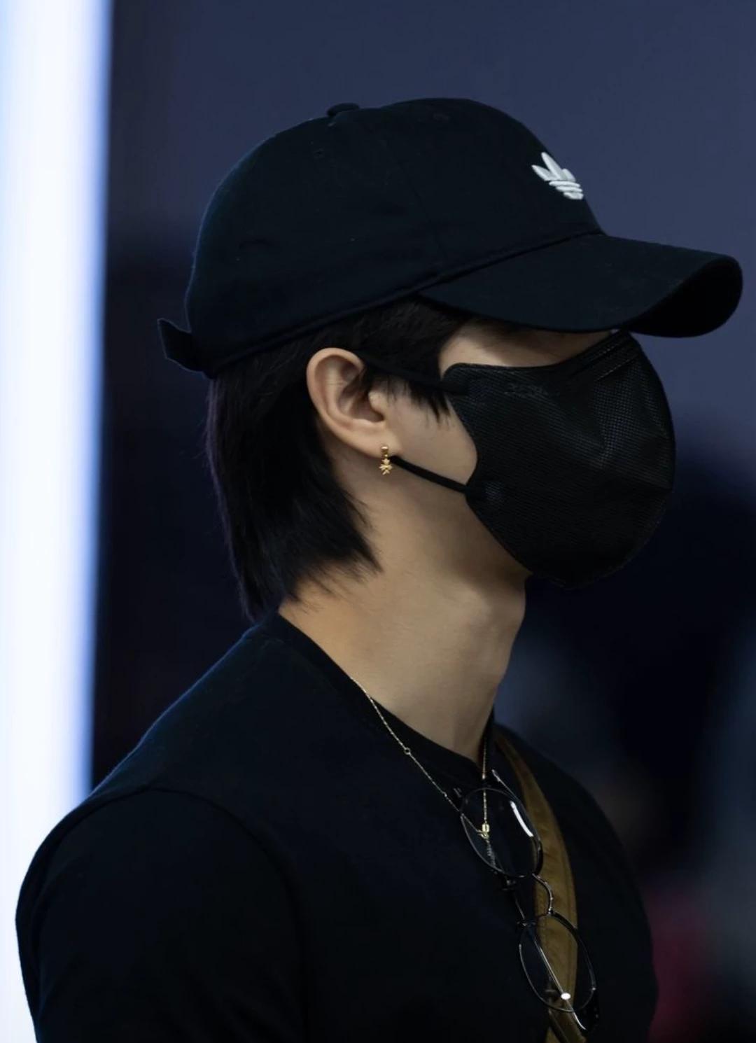 Han Jisung- ex-boyfriend and gynecologist thumbnail