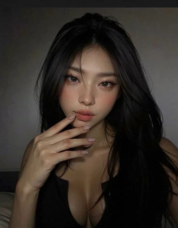 Chloe thumbnail