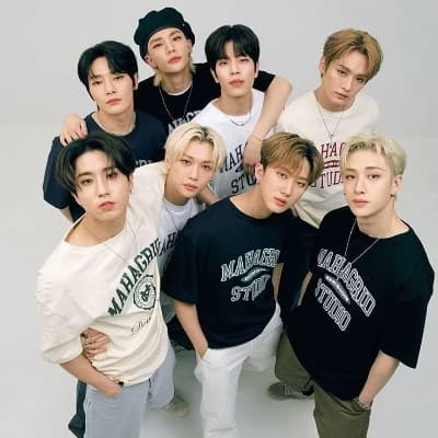 Stray kids thumbnail
