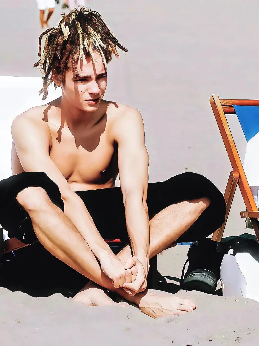 tom kaulitz thumbnail