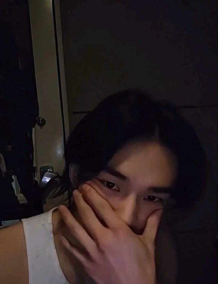 Hwang Hyunjin thumbnail