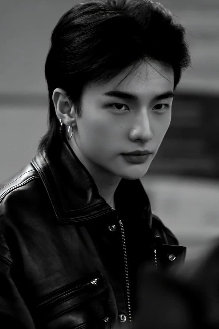 •- Hwang hyunjin thumbnail
