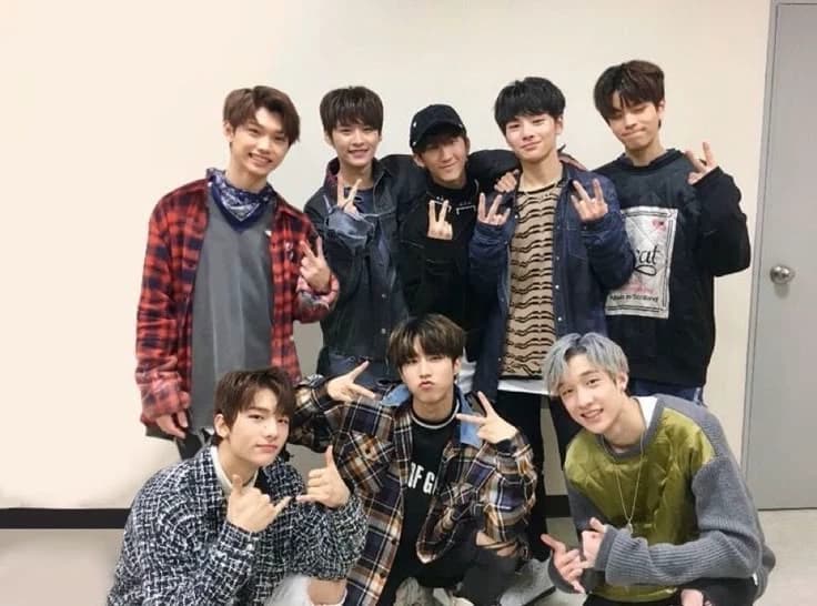 Stray kids thumbnail