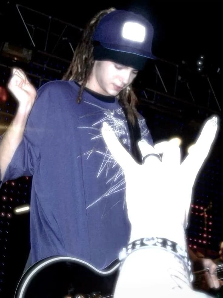 Tom Kaulitz 🚬 thumbnail