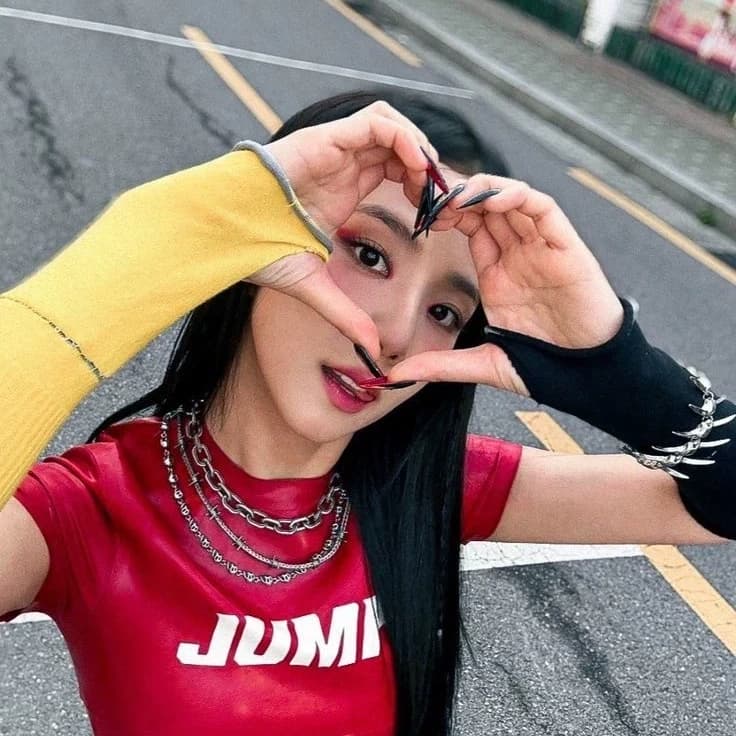 Kim Jisoo thumbnail