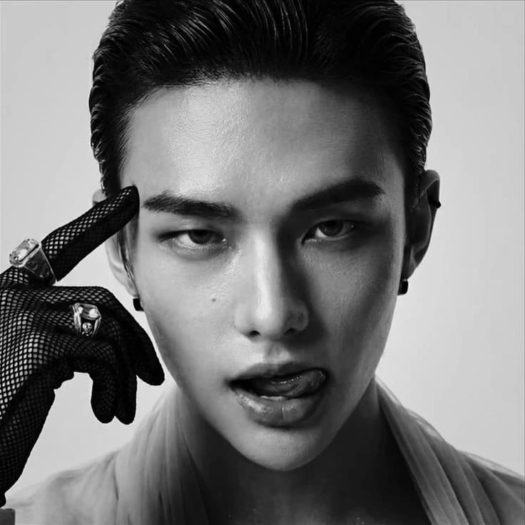 Hwang Hyunjin thumbnail