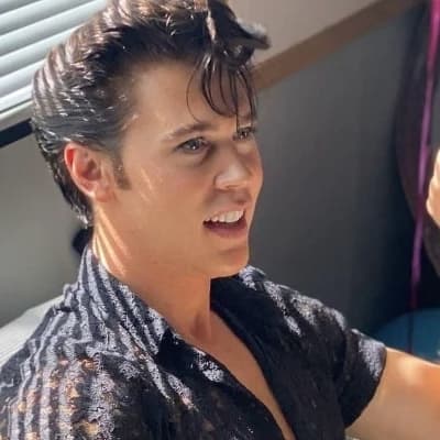 Elvis Presley thumbnail