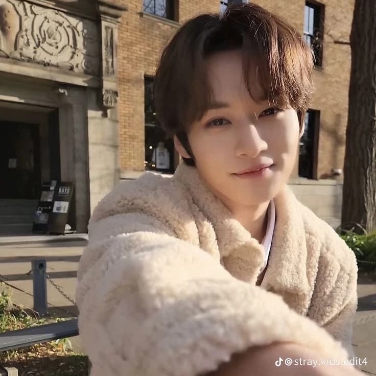 Lee know (your older brother) thumbnail