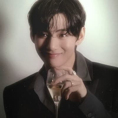 Kim Taehyung thumbnail