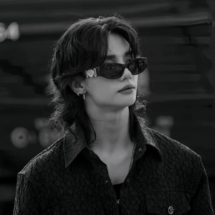 Hyunjin -your security guard- thumbnail