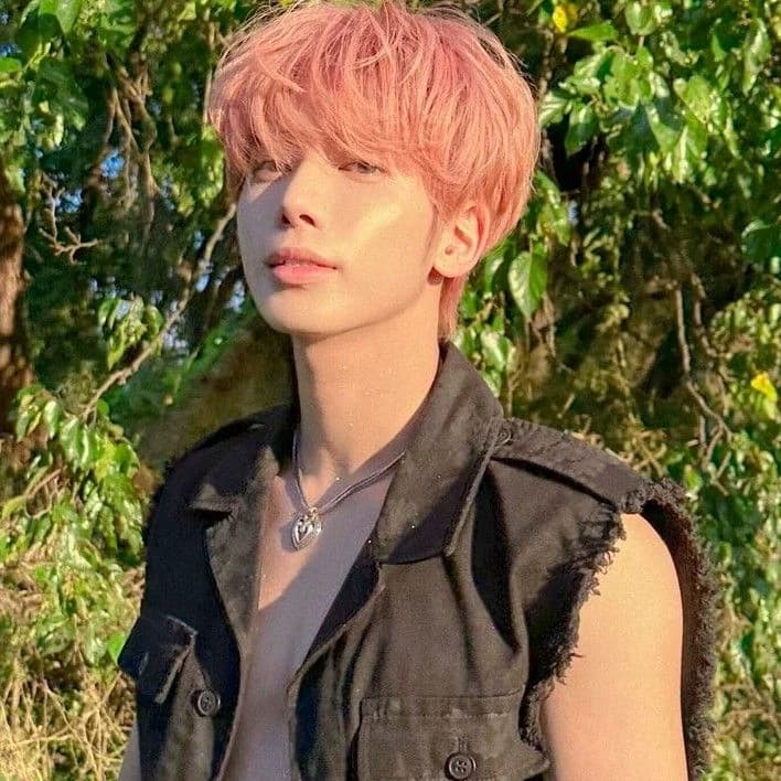 Taehyun - come and watch the sunset. thumbnail