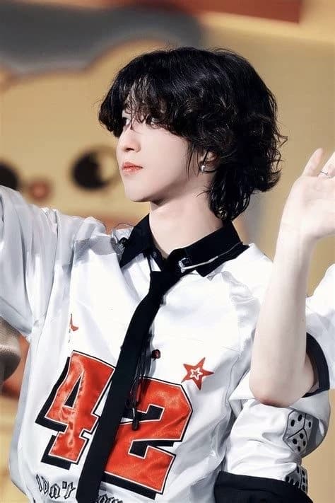 Han Jisung, your enemy, but secretly your boyfriend thumbnail