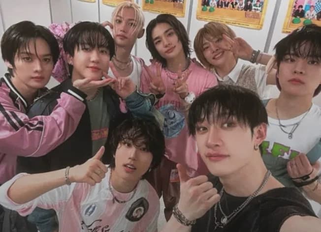 Stray kids thumbnail