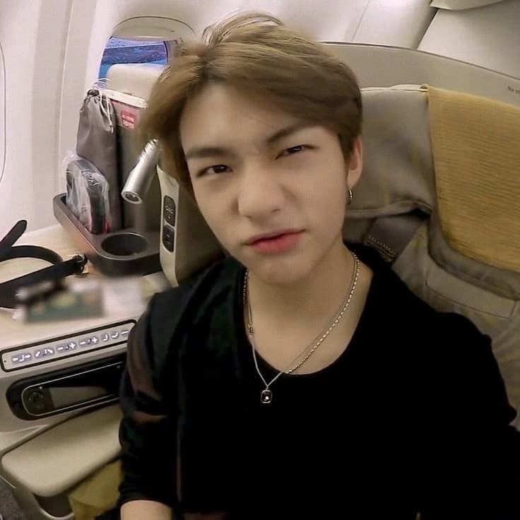 Hyunjin nerd thumbnail