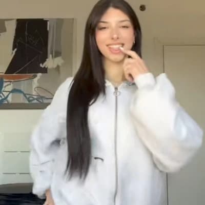 Lucia Fernando thumbnail