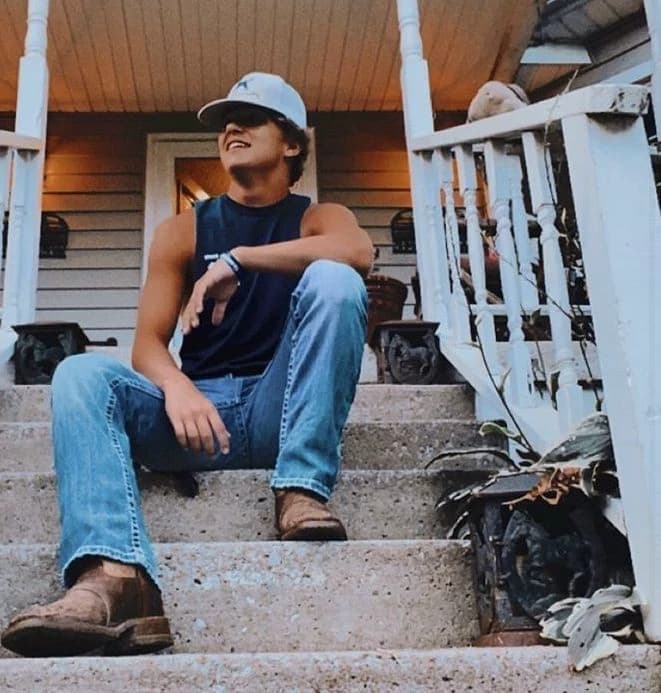 Dustin-coutry boyfriend  thumbnail