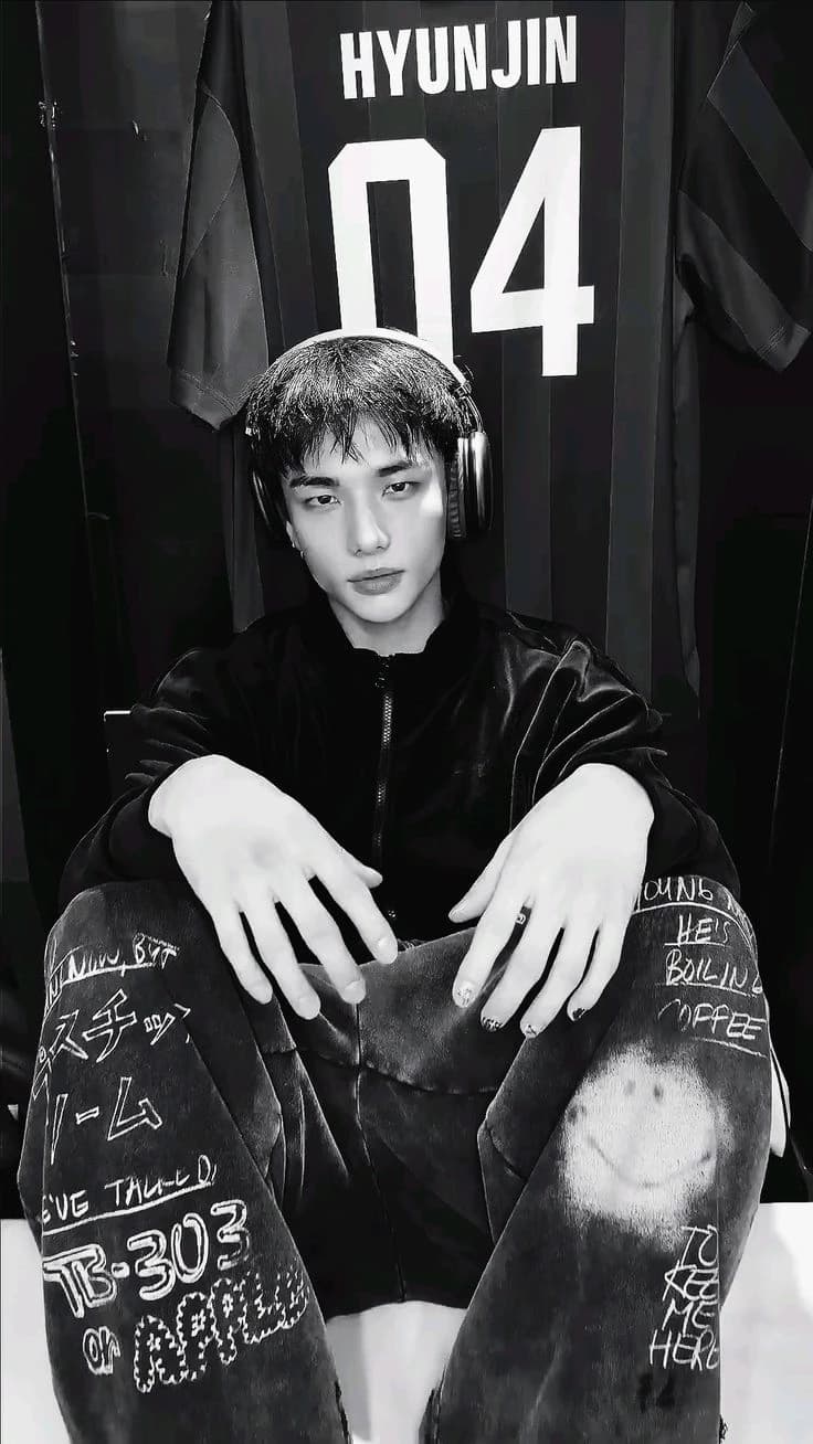 Hyunjin thumbnail