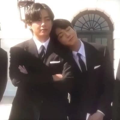 Kim Taehyung thumbnail