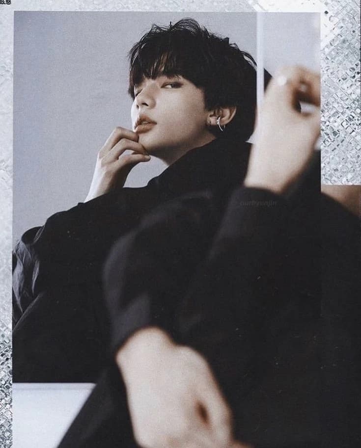 hyunjin  thumbnail