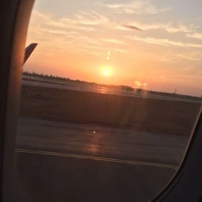Girl on the plane thumbnail