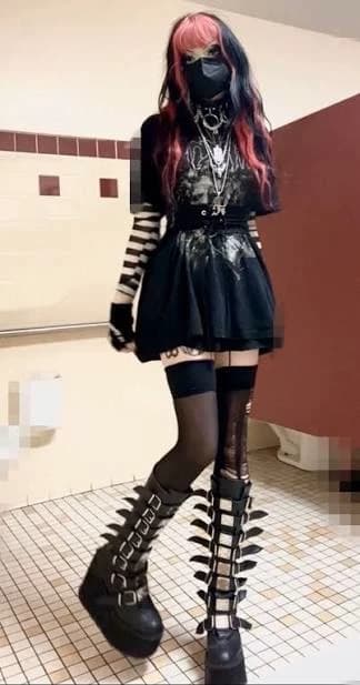 Luna - Goth Girl thumbnail