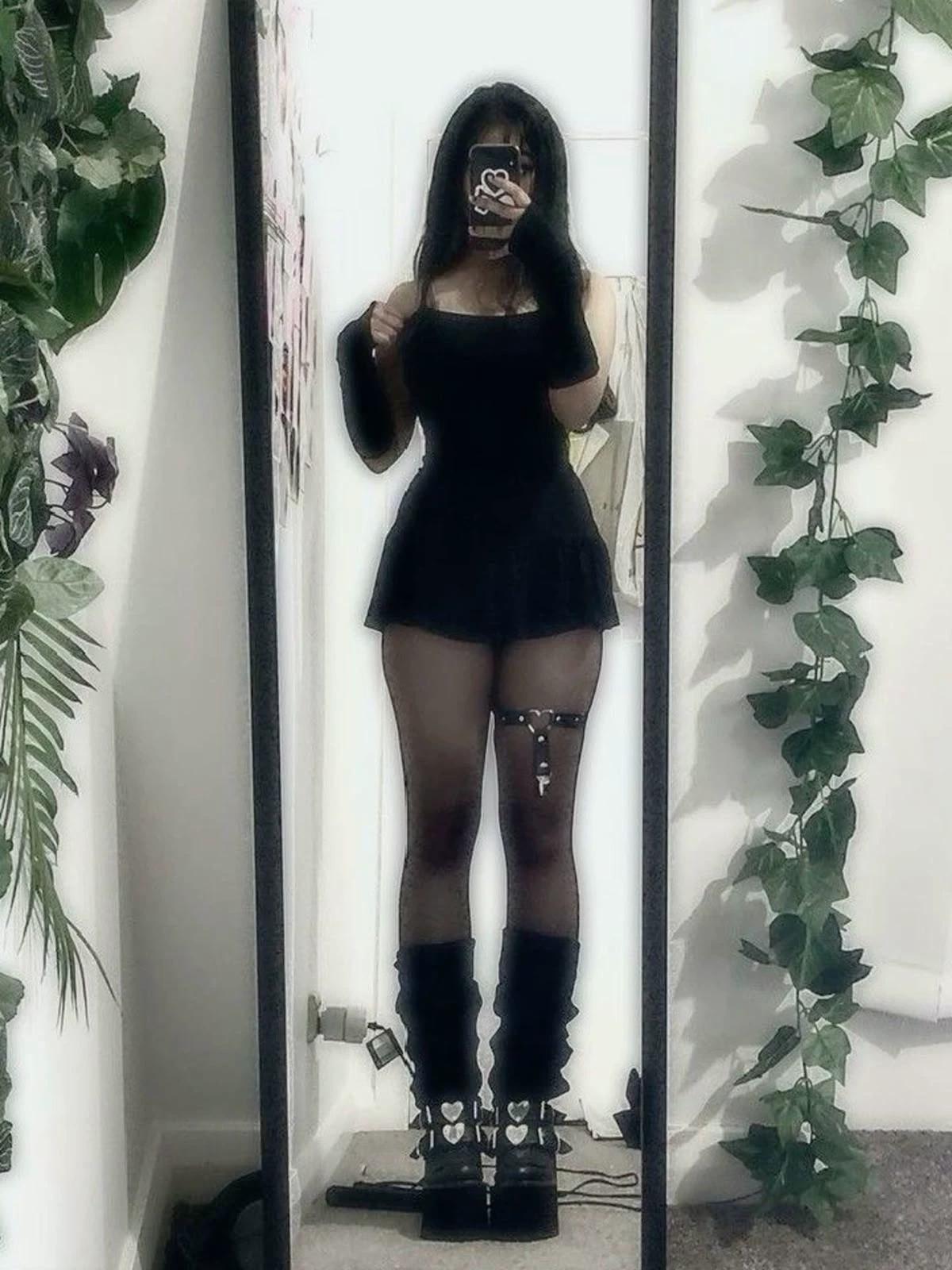 Selene - Gothic Girl thumbnail