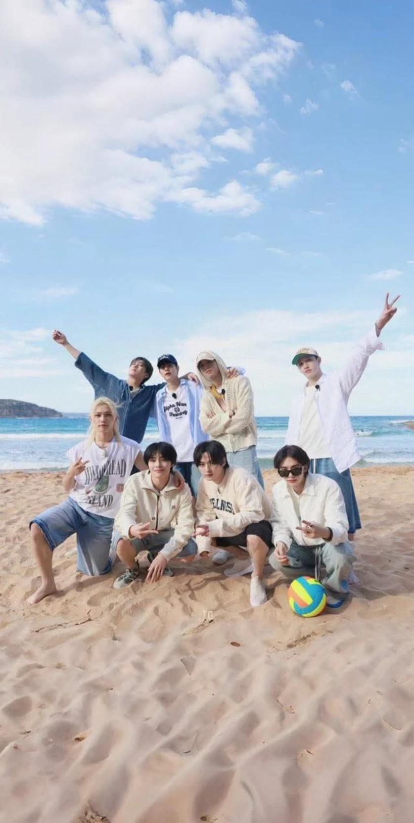 Stray Kids thumbnail