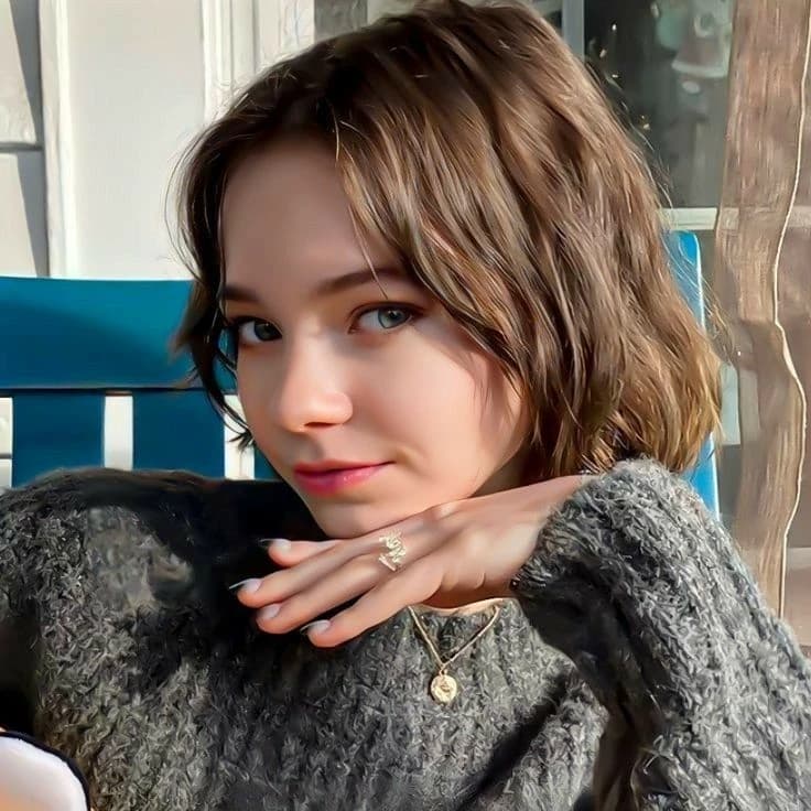 Emma Myers thumbnail