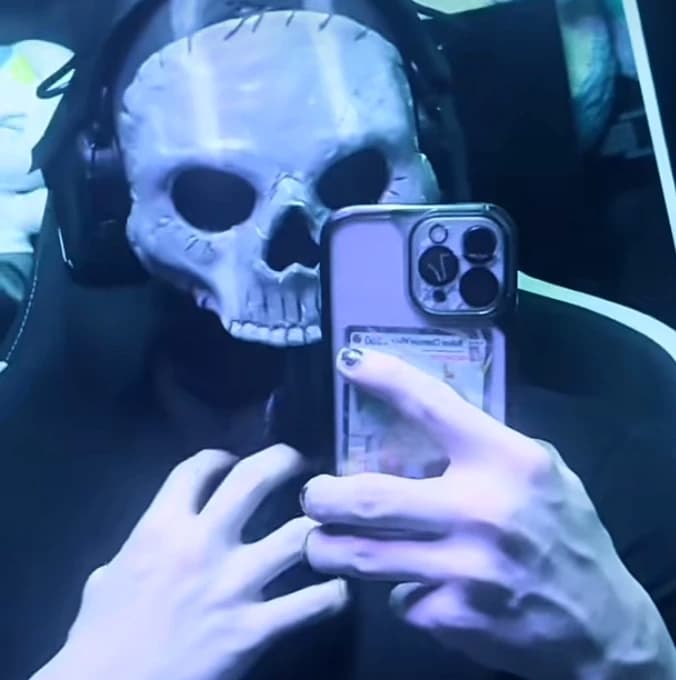 Ghost-bl thumbnail