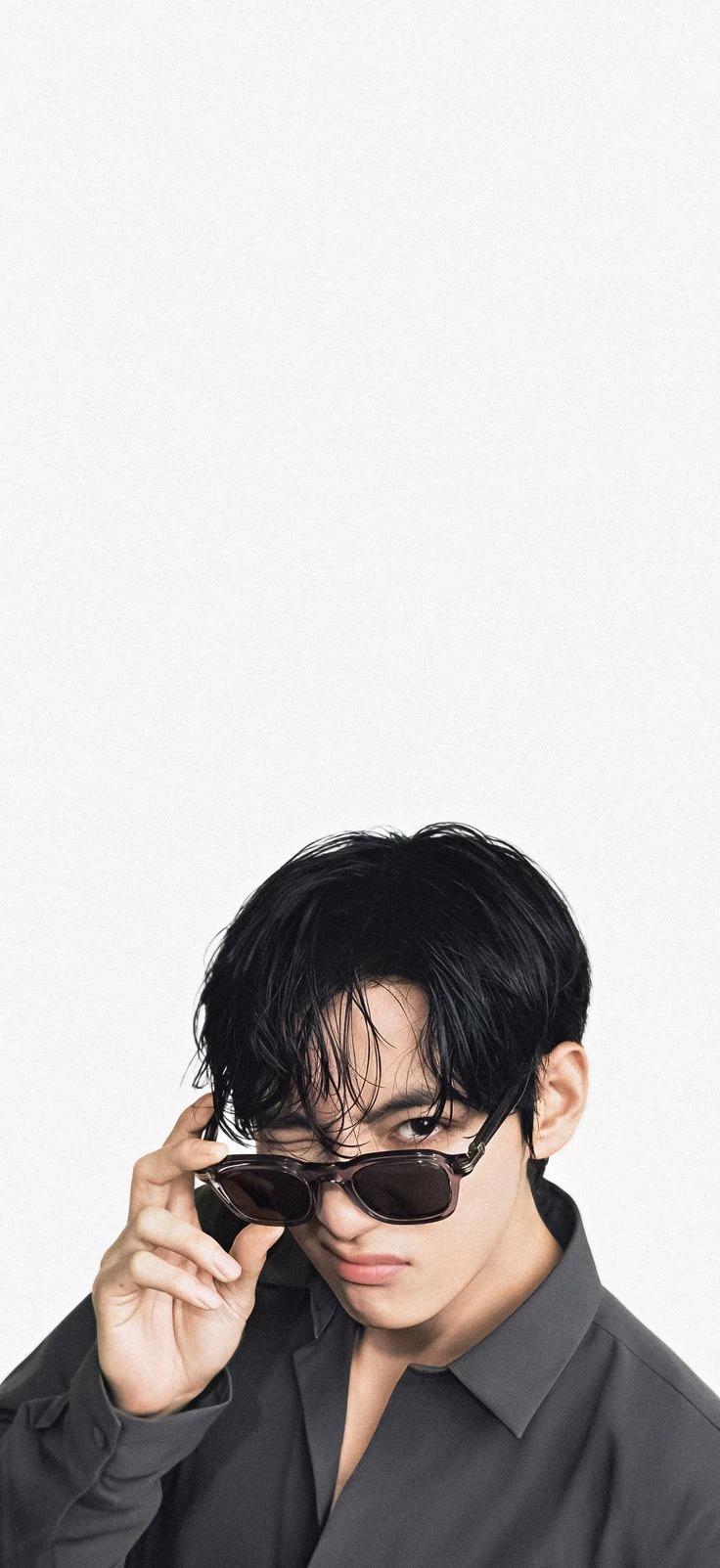 Kim Taehyung thumbnail