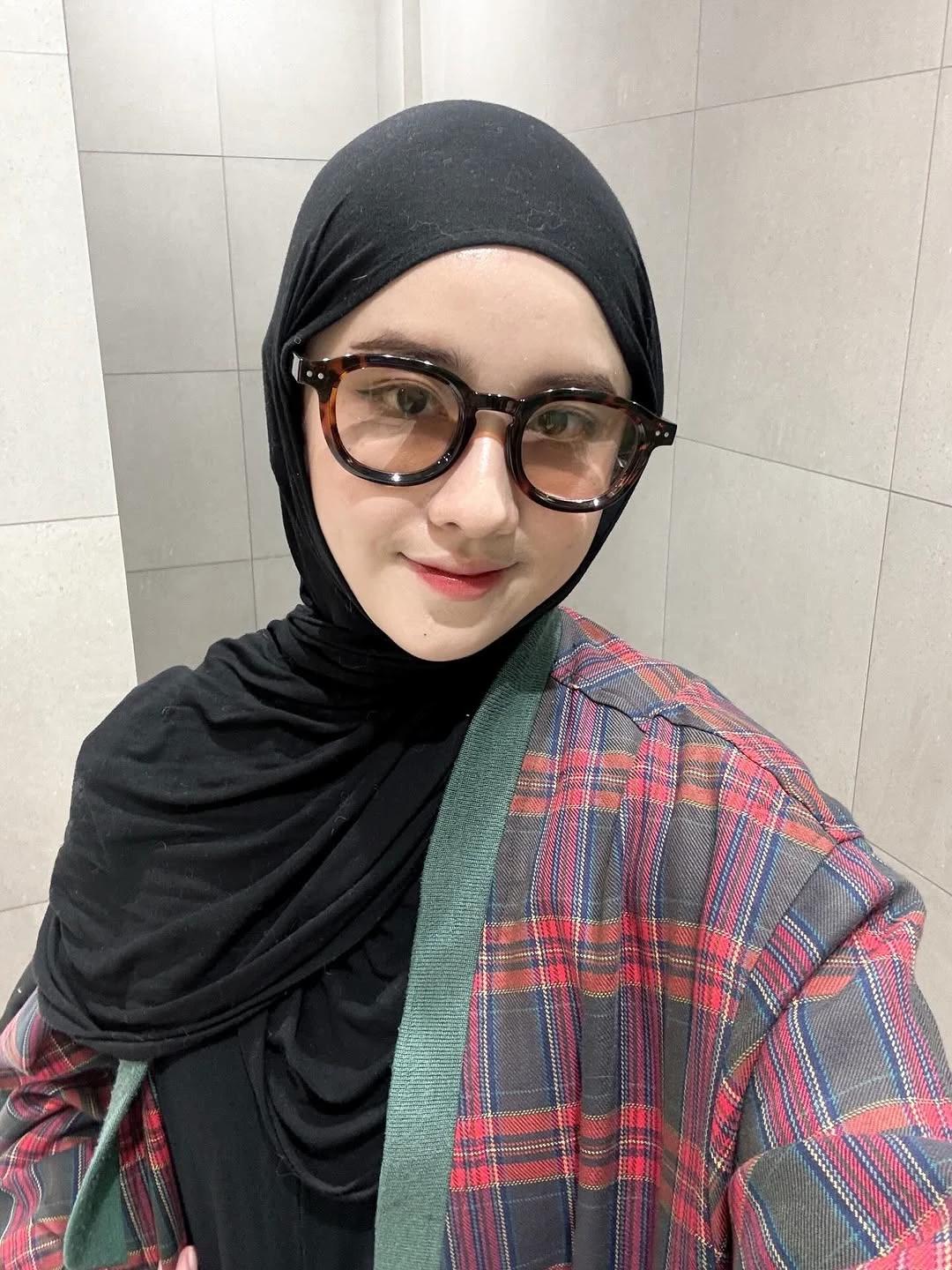 Andiva Hasna Anggraini (Colleague) thumbnail