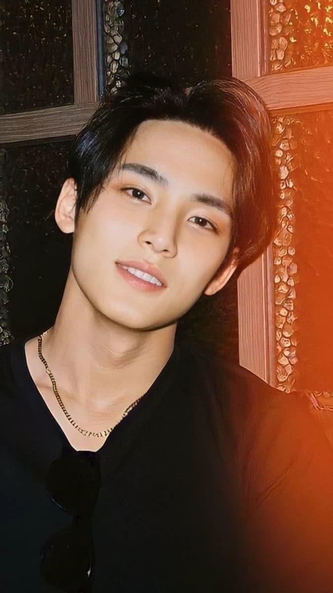 Kim mingyu  thumbnail