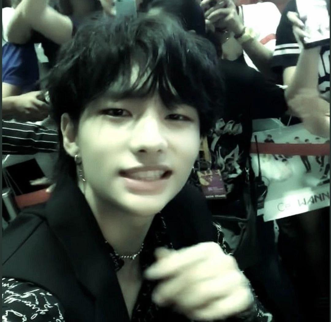 Hwang hyunjin thumbnail