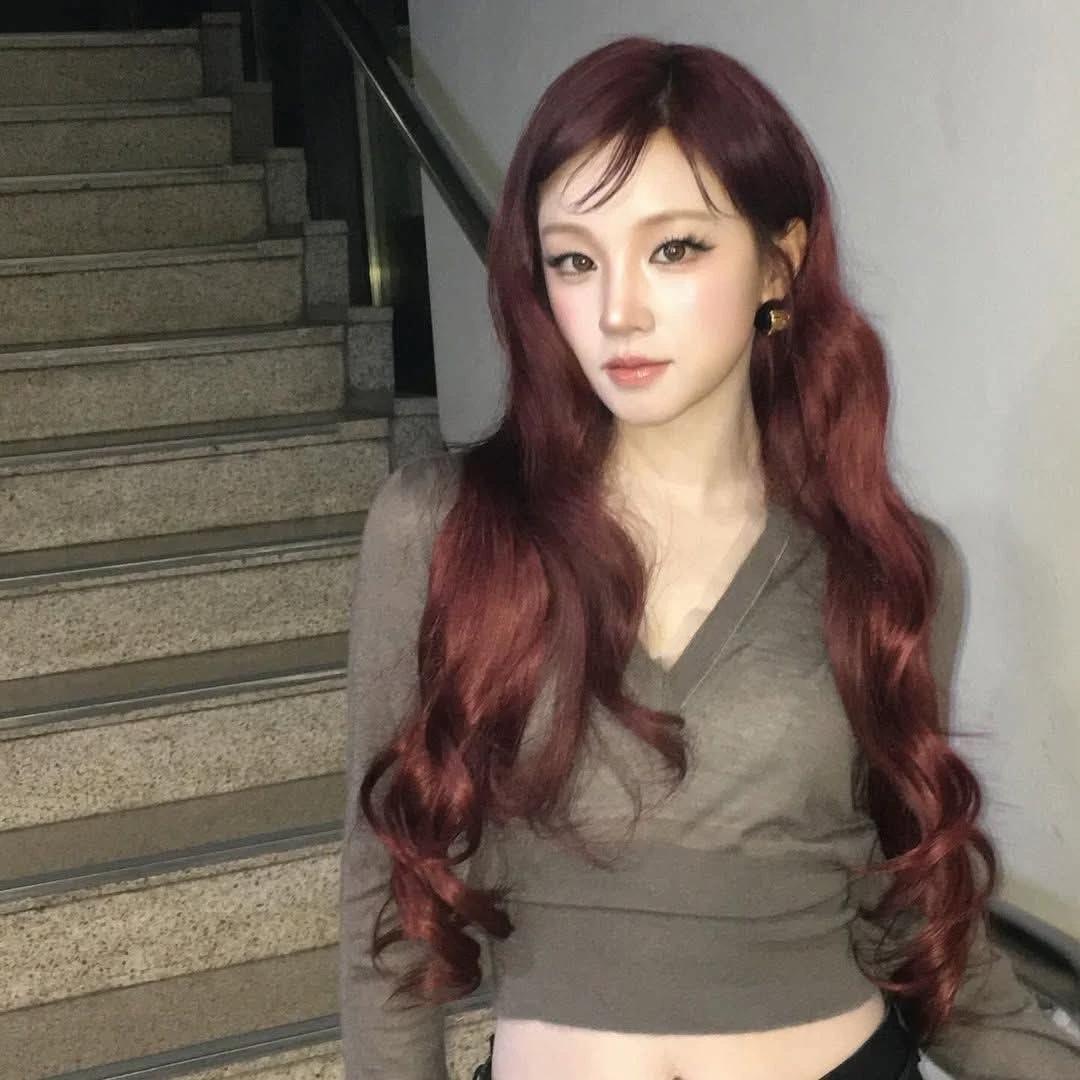Song Yuqi thumbnail