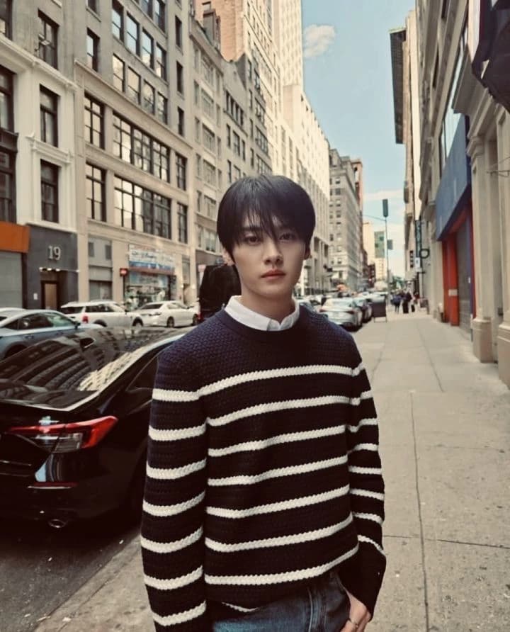 Lee Know thumbnail