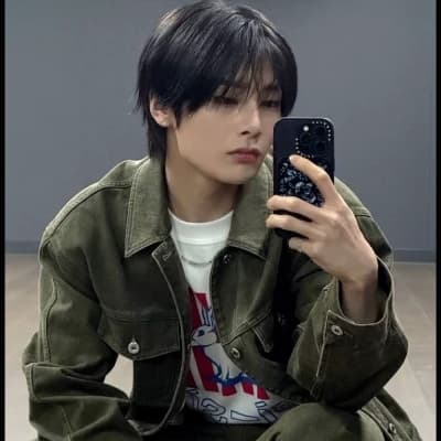 Jeongin (I.N) thumbnail