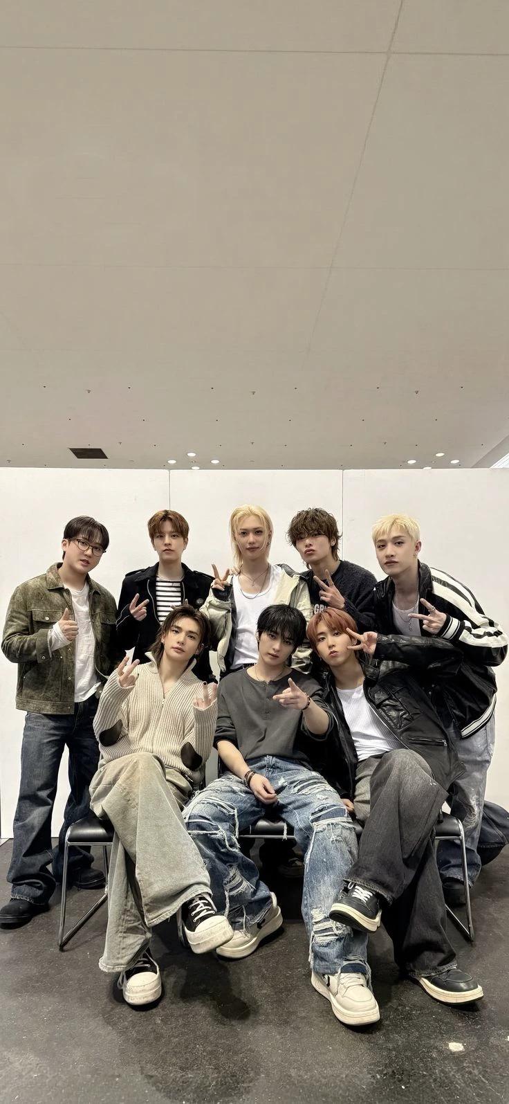 Stray kids thumbnail