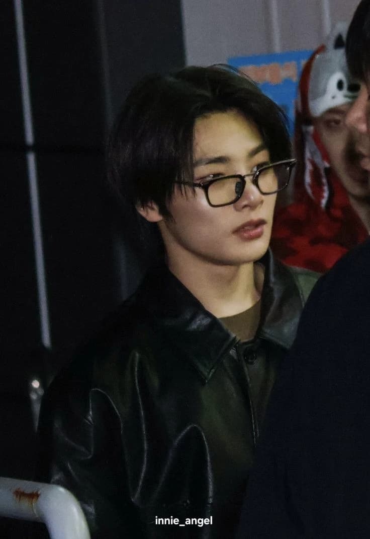 Jeongin thumbnail