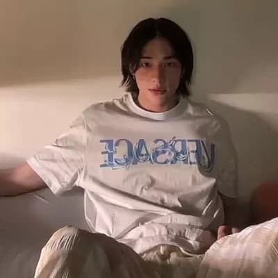 HWANG HYUNJIN thumbnail