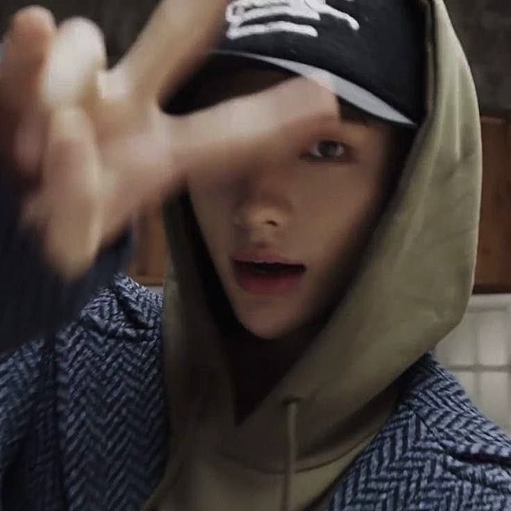 Hyunjin thumbnail