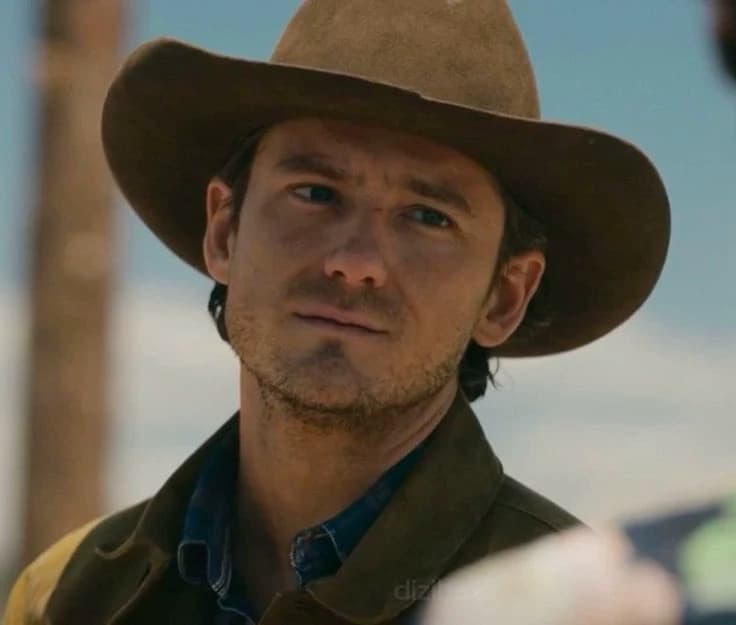 Elias Porter (Lewis Pullman) thumbnail