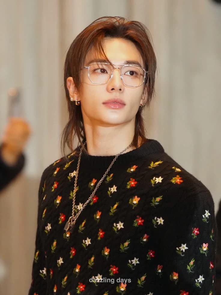 Hwang Hyunjin  thumbnail
