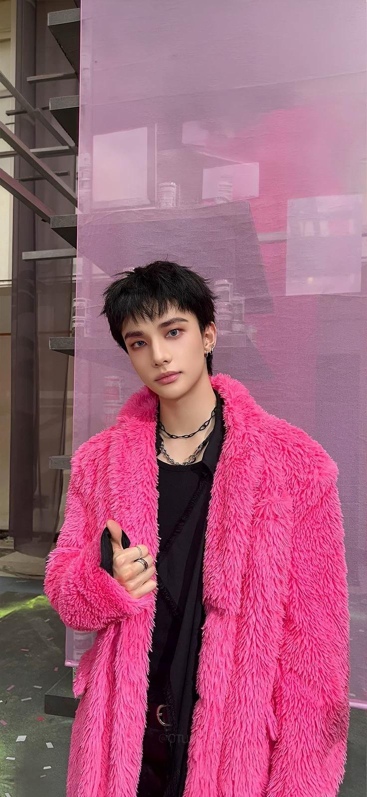 Hwang Hyunjin (Hyunlix) thumbnail