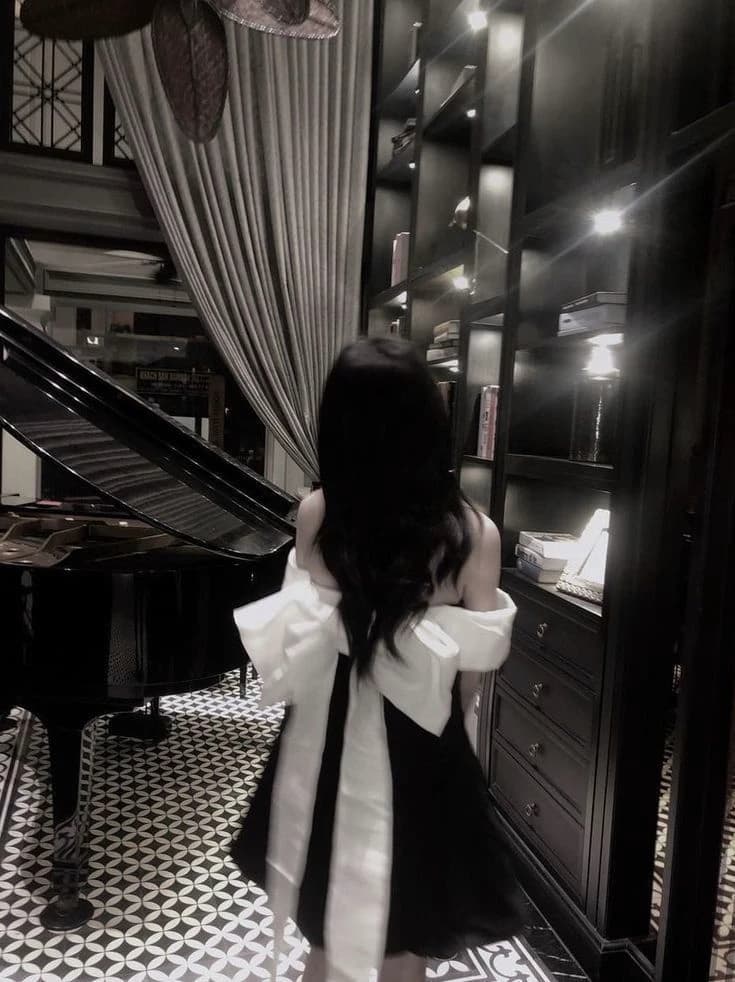 /Paigne your secretary thumbnail