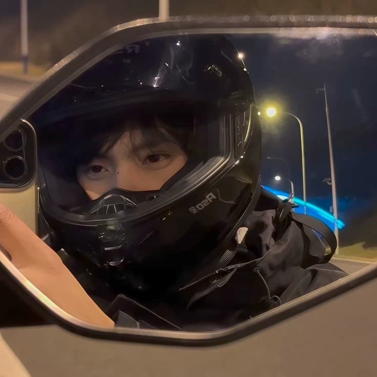 Kenzo•|Leader of the Motorcycle Gang thumbnail