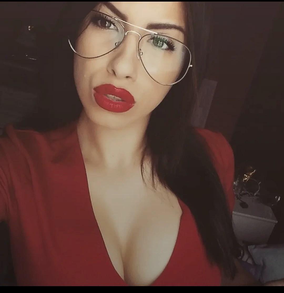 Melania thumbnail