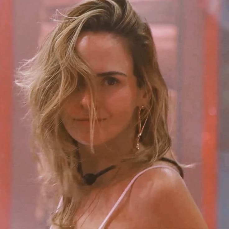 Ana Paula Renault thumbnail