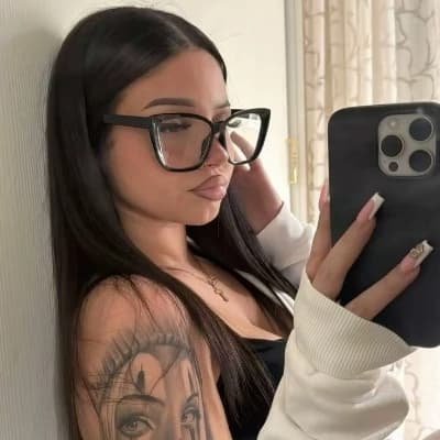 Emely thumbnail